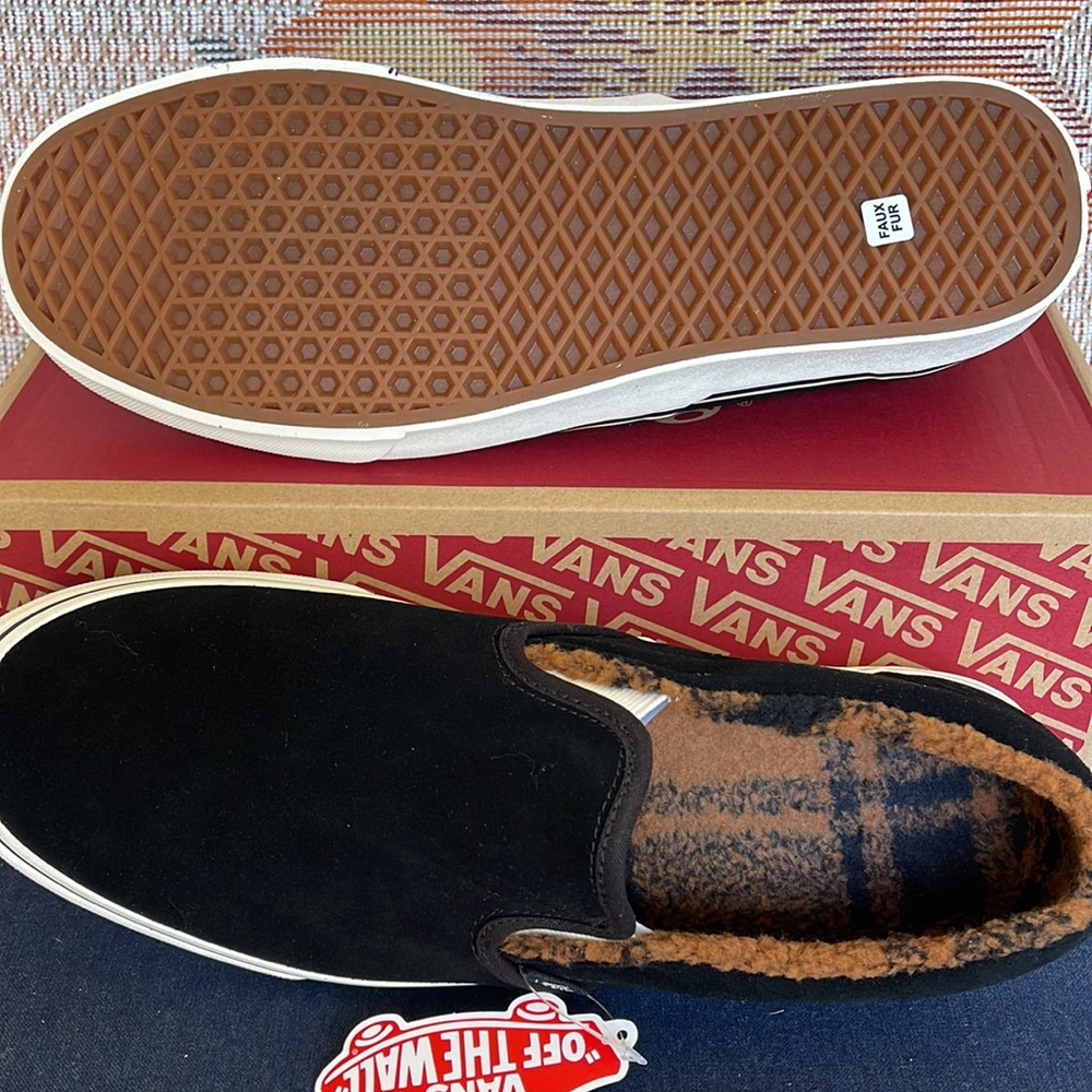 Vans WMNS Classic Slip-On
(Sherpa)Black/Marshmallow
IN0A7VCFABI
Sneakers - Picture 4 of 16